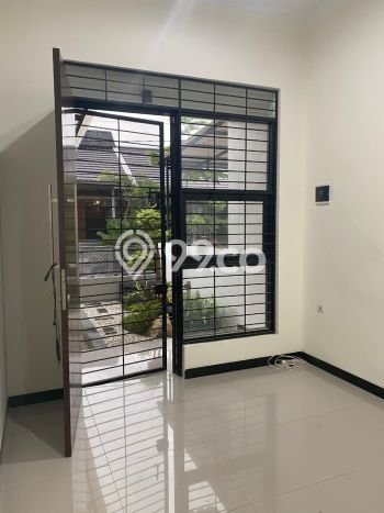 Rumah Luas Asri 2 KT Siap Pakai di Taman Kopo Indah Bandung Rumah Luas Asri 2 KT Siap Pakai di Taman Kopo Indah Bandung