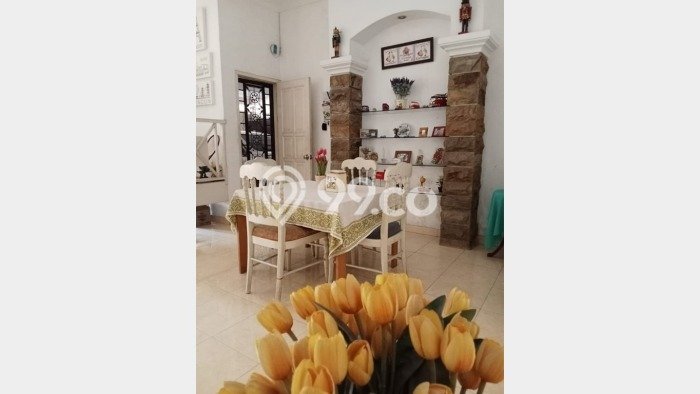 Hunian Mewah LB 300m2 Siap Huni Desain Elegan di Jemursari, Surabaya Hunian Mewah LB 300m2 Siap Huni Desain Elegan di Jemursari, Surabaya