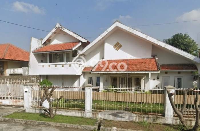 Hunian Mewah LB 300m2 Siap Huni Desain Elegan di Jemursari, Surabaya Hunian Mewah LB 300m2 Siap Huni Desain Elegan di Jemursari, Surabaya