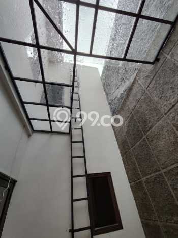 Rumah Luxury Modern Tanpa Renovasi di Kayu Putih Jakarta Timur Rumah Luxury Modern Tanpa Renovasi di Kayu Putih Jakarta Timur