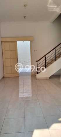 Lokasi terbaik! Rumah siap pakai dikontrakkan di Cakung LB 120m2 Lokasi terbaik! Rumah siap pakai dikontrakkan di Cakung LB 120m2