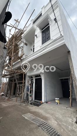 Dijual Hunian Rumah Nyaman 4 Kamar di Rawamangun, Jakarta Timur Dijual Hunian Rumah Nyaman 4 Kamar di Rawamangun, Jakarta Timur