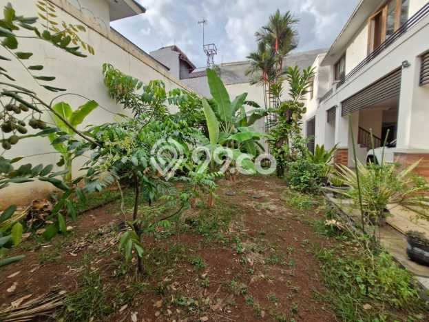 Dijual Rumah Mewah Megah Dengan View Eksklusif di Pondok Bambu, Jakarta Timur Dijual Rumah Mewah Megah Dengan View Eksklusif di Pondok Bambu, Jakarta Timur
