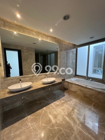 Rumah Bagus Disewakan di Golf Island, Jakarta Utara LT 350m2, LB 438m2 Rumah Bagus Disewakan di Golf Island, Jakarta Utara LT 350m2, LB 438m2