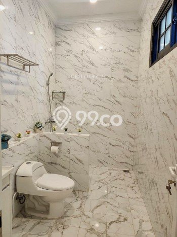 Ready to Use! Premium House LT 240m2 Desain Elegan di Pondok Indah Ready to Use! Premium House LT 240m2 Desain Elegan di Pondok Indah