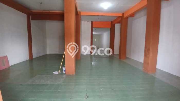 Unit Gudang Disewa Lokasi Batujajar, Bandung Barat Spesifikasi Luas Bangunan 200m2 Unit Gudang Disewa Lokasi Batujajar, Bandung Barat Spesifikasi Luas Bangunan 200m2