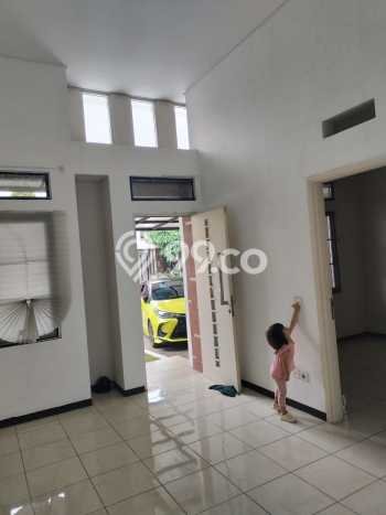 Jarang Ada! Rumah Kontrakan 2 Kamar Bagus Siap Huni Kota Baru Parahyangan Jarang Ada! Rumah Kontrakan 2 Kamar Bagus Siap Huni Kota Baru Parahyangan