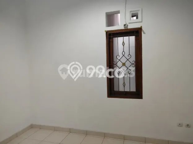 Rumah Modern 4 Kamar LT 200m2 di Taman Kopo Indah Rumah Modern 4 Kamar LT 200m2 di Taman Kopo Indah