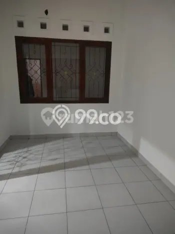 Rumah Modern 4 Kamar LT 200m2 di Taman Kopo Indah Rumah Modern 4 Kamar LT 200m2 di Taman Kopo Indah