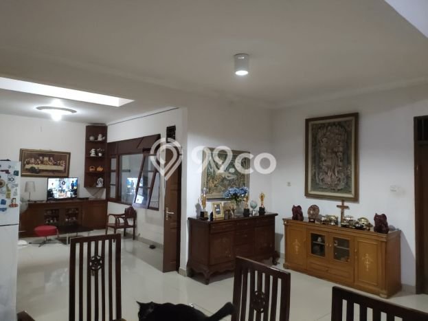 Lokasi strategis! Rumah siap pakai disewakan di Semanan LB 360m2 Lokasi strategis! Rumah siap pakai disewakan di Semanan LB 360m2