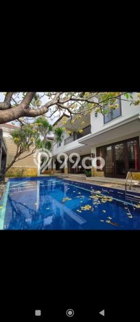 Rumah Elit LB 500m2 Siap Pakai Desain Elegan di Kemang, Jakarta Selatan Rumah Elit LB 500m2 Siap Pakai Desain Elegan di Kemang, Jakarta Selatan