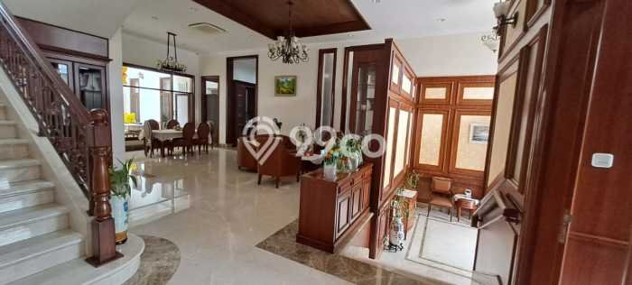 For Sale Hunian Mewah Klasik di Jakarta Barat For Sale Hunian Mewah Klasik di Jakarta Barat