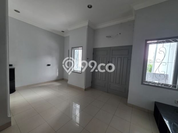 Jarang Ada! Rumah Sewa 4 Kamar Nyaman Siap Huni Glodok Jarang Ada! Rumah Sewa 4 Kamar Nyaman Siap Huni Glodok