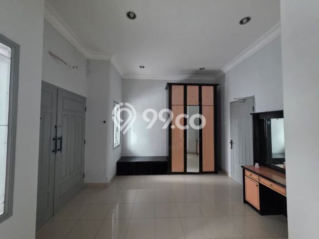 Jarang Ada! Rumah Sewa 4 Kamar Nyaman Siap Huni Glodok Jarang Ada! Rumah Sewa 4 Kamar Nyaman Siap Huni Glodok