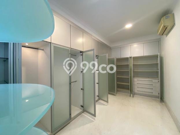 Rumah Luxury 6 Kamar Disewakan Hanya Rp 3 Miliar/ Tahun di Jakarta Selatan Rumah Luxury 6 Kamar Disewakan Hanya Rp 3 Miliar/ Tahun di Jakarta Selatan