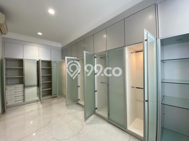 Rumah Luxury 6 Kamar Disewakan Hanya Rp 3 Miliar/ Tahun di Jakarta Selatan Rumah Luxury 6 Kamar Disewakan Hanya Rp 3 Miliar/ Tahun di Jakarta Selatan