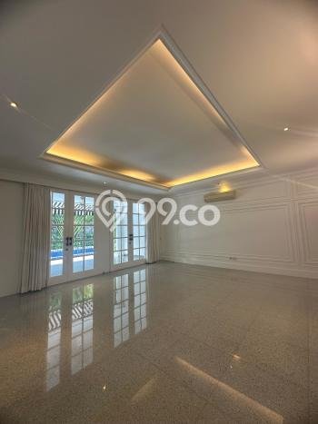 Sewa Rumah Nyaman di Kemang LT 1065m2 / LB 900m2 Siap Huni Sewa Rumah Nyaman di Kemang LT 1065m2 / LB 900m2 Siap Huni