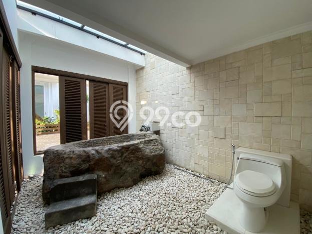 Rumah Luxury 6 Kamar Disewakan Hanya Rp 3 Miliar/ Tahun di Jakarta Selatan Rumah Luxury 6 Kamar Disewakan Hanya Rp 3 Miliar/ Tahun di Jakarta Selatan