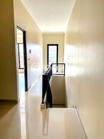Rumah Modern 4 Kamar LT 90m2 di Villa Melati Mas Rumah Modern 4 Kamar LT 90m2 di Villa Melati Mas