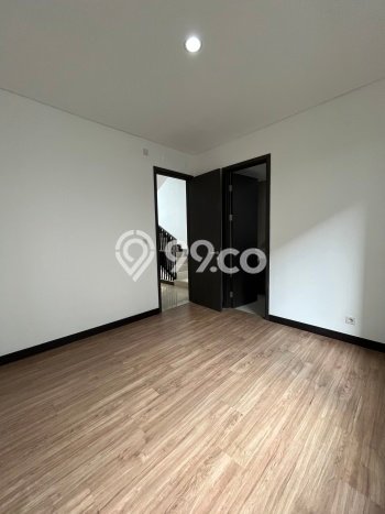 Rumah Mewah LB 225m2 Siap Huni Desain Elegan di BSD City, Tangerang Rumah Mewah LB 225m2 Siap Huni Desain Elegan di BSD City, Tangerang
