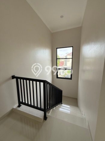 Rumah Elit LB 200m2 Siap Pakai Desain Elegan di Villa Melati Mas, Tangerang Selatan Rumah Elit LB 200m2 Siap Pakai Desain Elegan di Villa Melati Mas, Tangerang Selatan