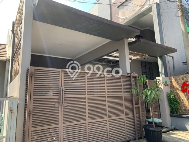 Jual Rumah Mewah Elegan Dengan View Cantik di Taman Kopo Indah, Bandung Jual Rumah Mewah Elegan Dengan View Cantik di Taman Kopo Indah, Bandung