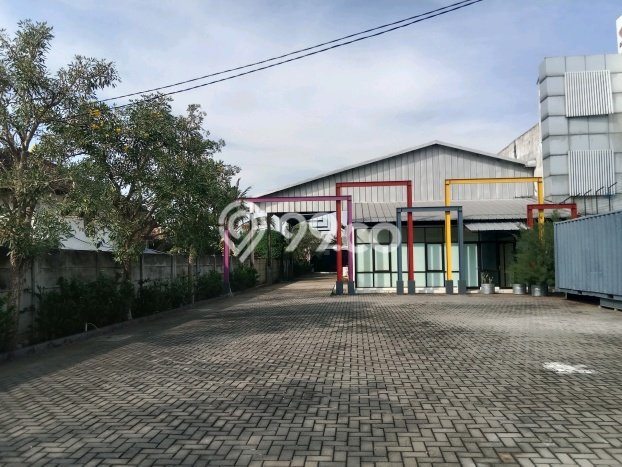 Area Ramai! Gudang Dijual di Menganti untuk Bisnis Luas Bangunan 300m2 Area Ramai! Gudang Dijual di Menganti untuk Bisnis Luas Bangunan 300m2