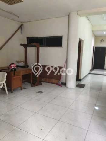 Rumah Elit Modern Siap Huni di Keputran Surabaya Rumah Elit Modern Siap Huni di Keputran Surabaya