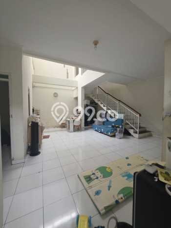 Dijual Rumah 4 Kamar Lokasi Ideal Bagus dan Strategis di Cimahi Selatan Dijual Rumah 4 Kamar Lokasi Ideal Bagus dan Strategis di Cimahi Selatan
