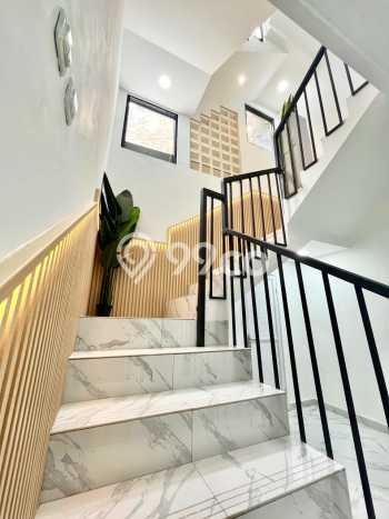 Unit Kost Dijual di Tomang dengan 22 Kamar Kawasan Strategis Unit Kost Dijual di Tomang dengan 22 Kamar Kawasan Strategis