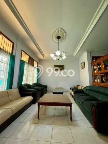 Ready to Use! Luxury House LT 348m2 Desain Modern di Kuningan Ready to Use! Luxury House LT 348m2 Desain Modern di Kuningan