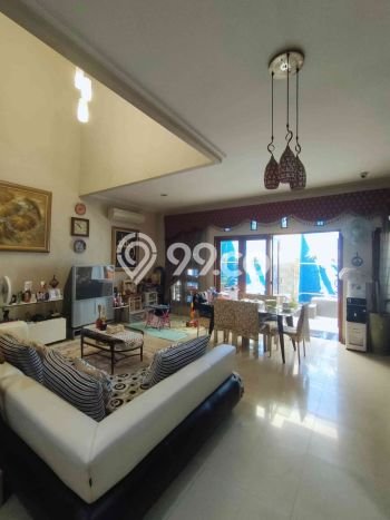 Rumah Elit Modern Tanpa Renovasi di Jatiwaringin Jakarta Timur Rumah Elit Modern Tanpa Renovasi di Jatiwaringin Jakarta Timur