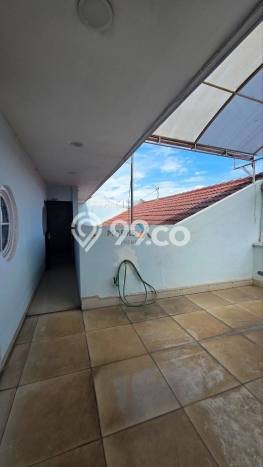 Rumah Modern 8 KT di Araya Malang Semi Furnished Rumah Modern 8 KT di Araya Malang Semi Furnished