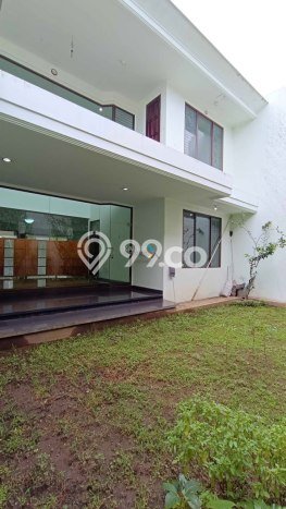 Rumah Elit Modern Tanpa Renovasi di Araya Malang Rumah Elit Modern Tanpa Renovasi di Araya Malang
