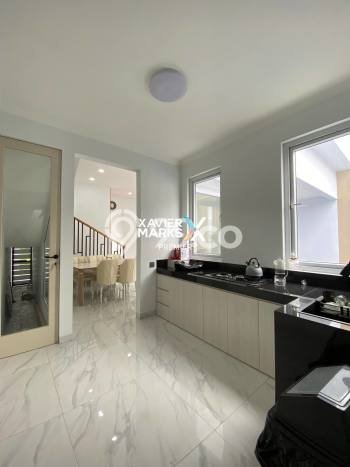 For Sale! Luxury House LT 184m2 Desain Modern di Araya For Sale! Luxury House LT 184m2 Desain Modern di Araya