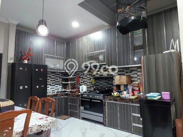 Unit Komersial Dijual di Blimbing Malang Luas Tanah 170m2, Luas Bangunan 250m2 Unit Komersial Dijual di Blimbing Malang Luas Tanah 170m2, Luas Bangunan 250m2