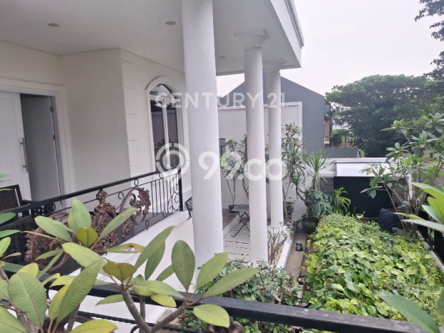 Rumah Mewah LB 400m2 Siap Pakai Desain Elegan di Cibubur, Bogor Rumah Mewah LB 400m2 Siap Pakai Desain Elegan di Cibubur, Bogor