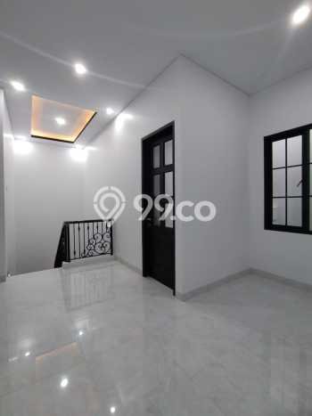 Dijual Rumah 4 Kamar Lokasi Ideal Nyaman dan Strategis di Jagakarsa Dijual Rumah 4 Kamar Lokasi Ideal Nyaman dan Strategis di Jagakarsa