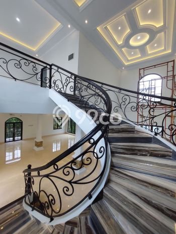 For Sale! Luxury House LT 384m2 Desain Elegan di Cipete For Sale! Luxury House LT 384m2 Desain Elegan di Cipete