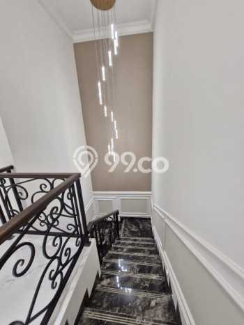 Rumah Elit Modern Siap Huni di Meruya Jakarta Barat Rumah Elit Modern Siap Huni di Meruya Jakarta Barat