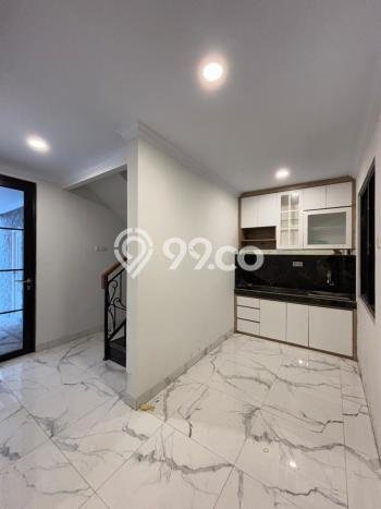 Jual Rumah Strategis Bagus Punya 4 KT di Jagakarsa Jakarta Selatan SHM Jual Rumah Strategis Bagus Punya 4 KT di Jagakarsa Jakarta Selatan SHM