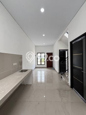 Rumah Modern Cantik 2 KT Siap Huni di Jagakarsa Rumah Modern Cantik 2 KT Siap Huni di Jagakarsa