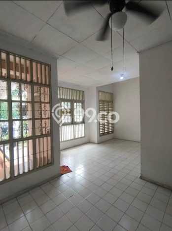 For Sale Hunian Rumah Terawat 3 KT di Bintaro, Tangerang Selatan For Sale Hunian Rumah Terawat 3 KT di Bintaro, Tangerang Selatan