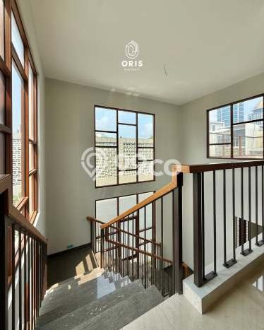 Dijual Rumah Luas Megah Dengan View Cantik di Ampera, Jakarta Selatan Dijual Rumah Luas Megah Dengan View Cantik di Ampera, Jakarta Selatan