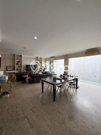 For Sale! Luxury House LT 251m2 Desain Elegan di Pondok Indah For Sale! Luxury House LT 251m2 Desain Elegan di Pondok Indah
