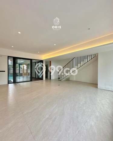 For Sale! Luxury House LT 170m2 Desain Elegan di Kemang For Sale! Luxury House LT 170m2 Desain Elegan di Kemang