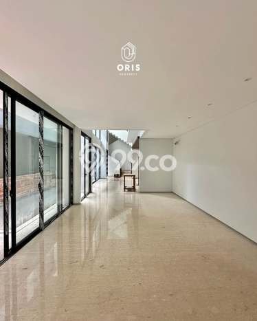 Rumah Elit LB 422m2 Siap Huni Desain Elegan di Simprug, Jakarta Selatan Rumah Elit LB 422m2 Siap Huni Desain Elegan di Simprug, Jakarta Selatan