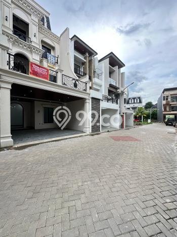 Hunian Eksklusif Siap Huni LT 104m2 di Jagakarsa, Jakarta Selatan Hunian Eksklusif Siap Huni LT 104m2 di Jagakarsa, Jakarta Selatan