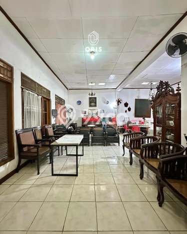 Ready to Use! Premium House LT 696m2 Desain Elegan di Ampera Ready to Use! Premium House LT 696m2 Desain Elegan di Ampera