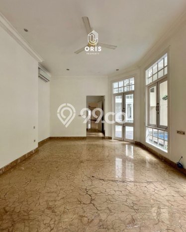 Hunian Elit LB 600m2 Siap Pakai Desain Elegan di Kemang, Jakarta Selatan Hunian Elit LB 600m2 Siap Pakai Desain Elegan di Kemang, Jakarta Selatan